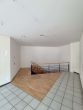 Hier werden Sie gesehen! Attraktive Gewerbefläche mit großer Fensterfront - Treppe UG/EG